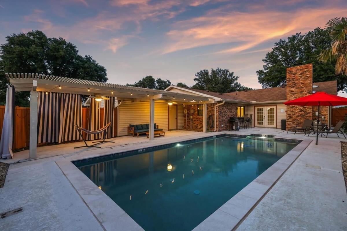 Spectacular 4Br 2,5Ba Holiday Home With Pool And Grill Carrollton Exterior photo